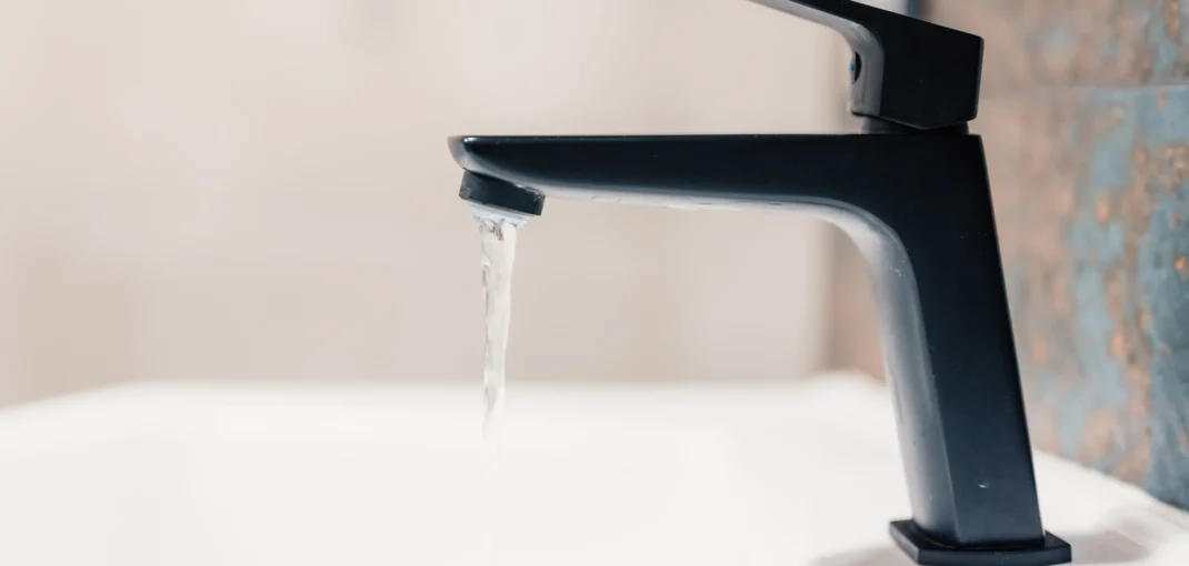 Siyah banyo bataryası, modern tasarımlı lavabo su armatürleri